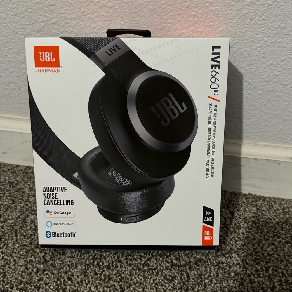 NWT JBL LIVE 660NC Adaptive Noise Cancelling Headphones